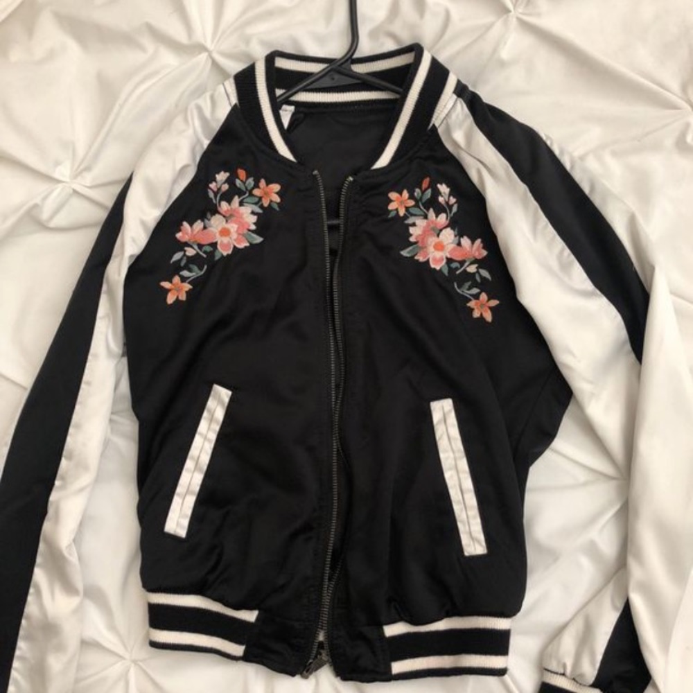 HOLLISTER REVERSIBLE BOMBER JACKET SIZE XS